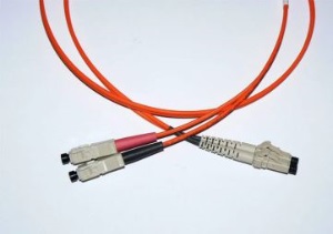 lc-sc-1-m5dl-opticky-propojovaci-kabel-lc-sc-duplex-mm-50-125um-1m.jpg